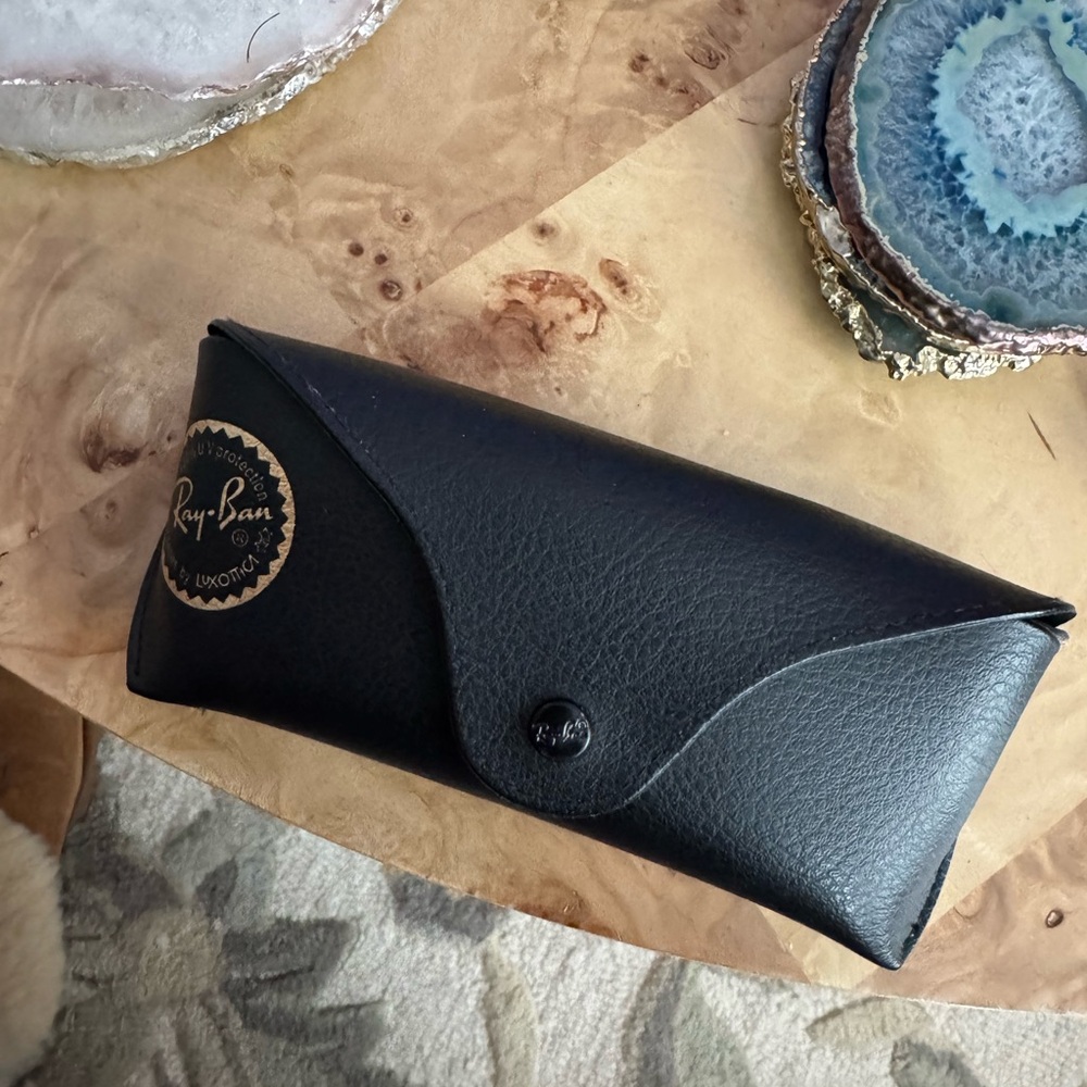 Ray-Ban Gold Aviator Sunglasses with Black Case - Picture 2 of 7